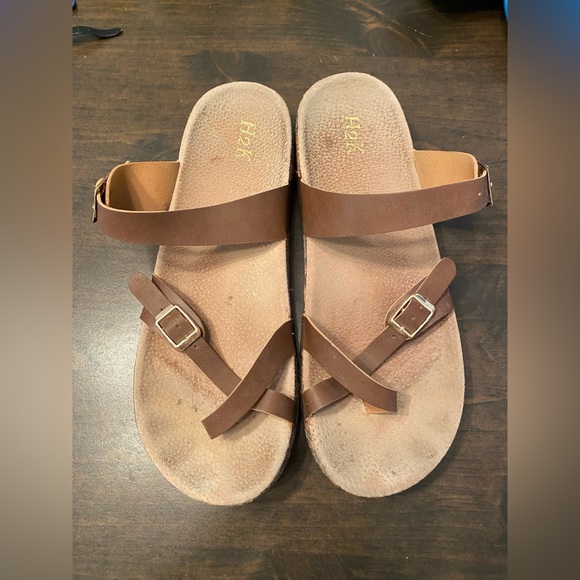 Women's Tan Buckle Sandals H2K size 10 - Picture 3 of 5